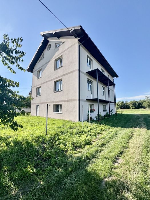 4-х кімнатна квартира в с. Підпечери, біля Івано-Франківська.