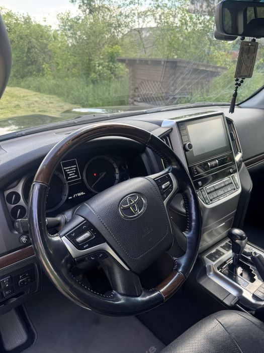 Продам TOYOTA LAND CRUISER 200! Перший власник