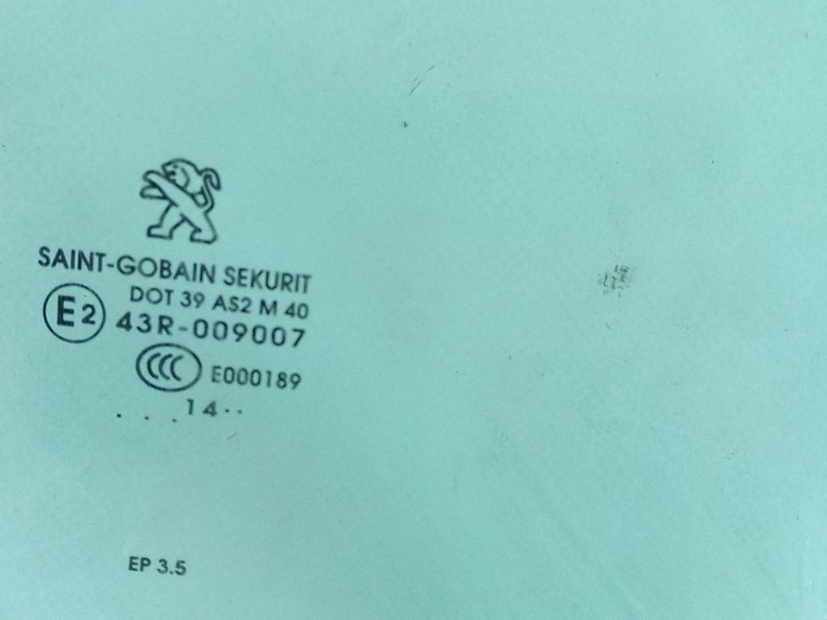 Vidro porta frente direita PEUGEOT 308 SW II