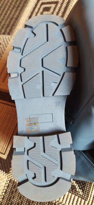 Чоботи зимові жіночі