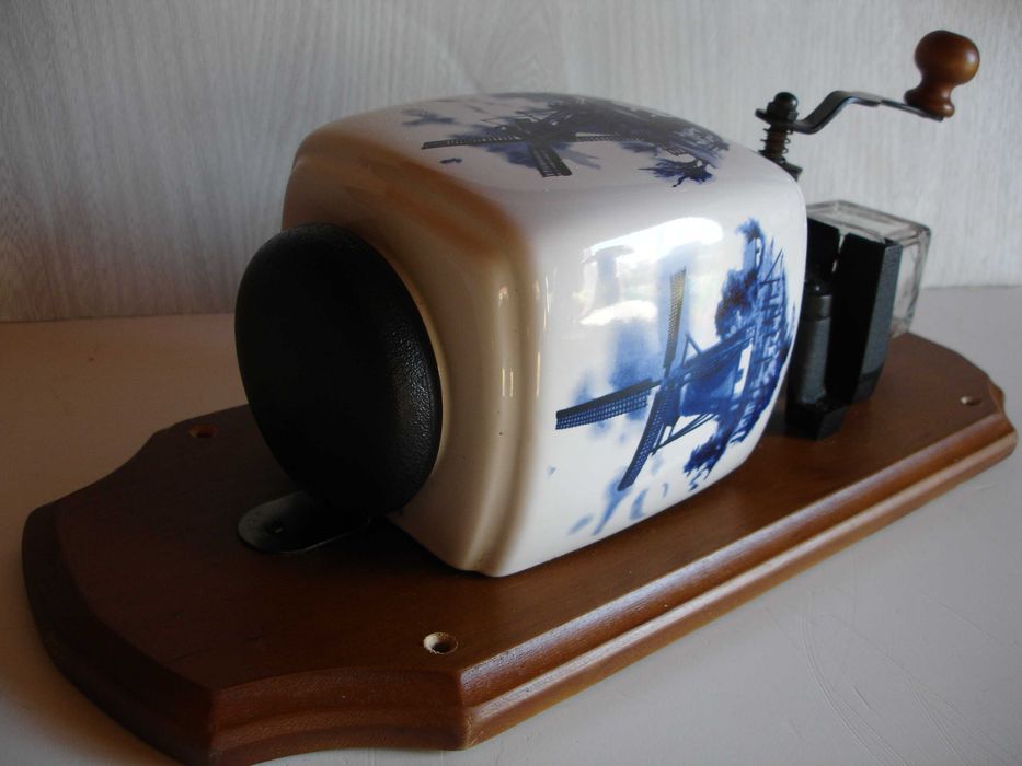 MŁYNEK ścienny do kawy