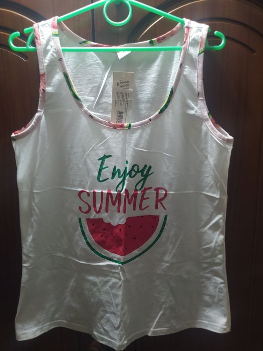 Майка новая с ярким принтом