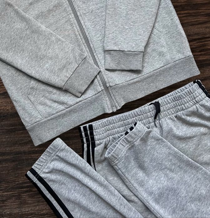 Спортивний костюм ADIDAS на підлітка 13/14 років