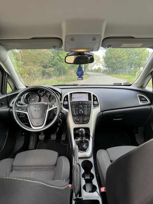 Opel Astra J 2.0CDTI bez wkładu, serwisowany z historią, spalanie 6l