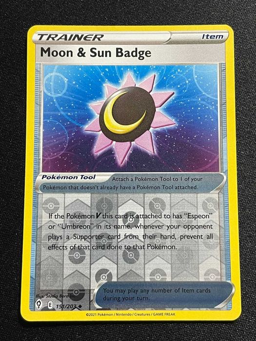 Carta Pokémon Moon Sun Badge 151/203 Evolving Skies