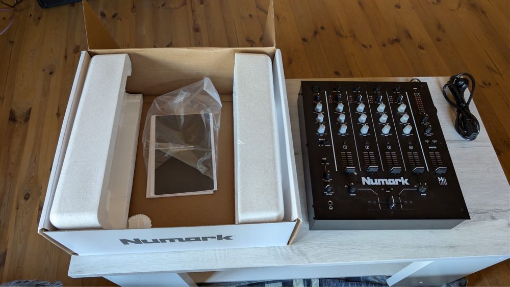 Mesa de Mistura Numark M6 4 canais