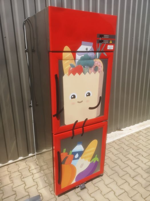 Lodówki i zamrażarki  różne modele.