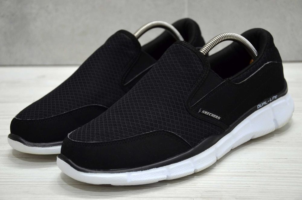 Skechers, оригінал надзвичайно зручні кросівки