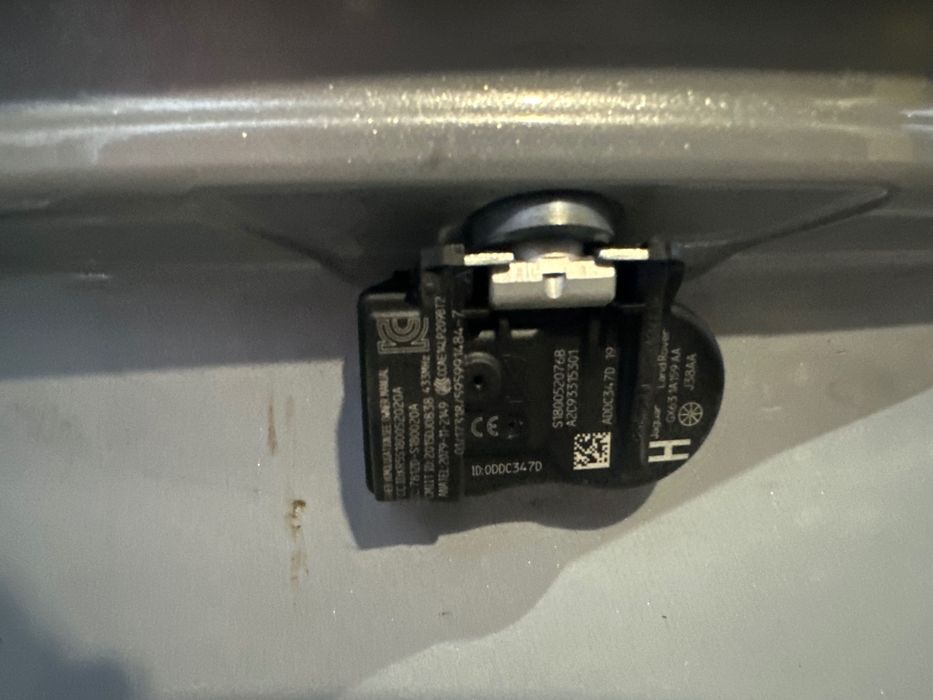 Оригінальні диски Land Rover 18” з датчиками TPMS