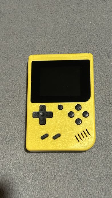 Gameboy a bateria com bastantes jogos no proprio aparelho