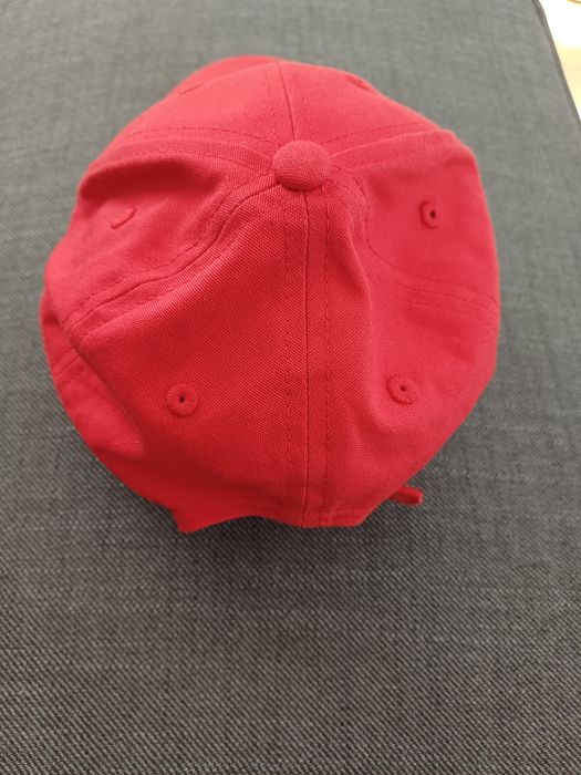 Stylowa czapka dziecięca z herbem Porsche z przodu