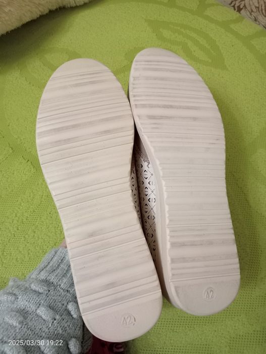 Продам женские туфли