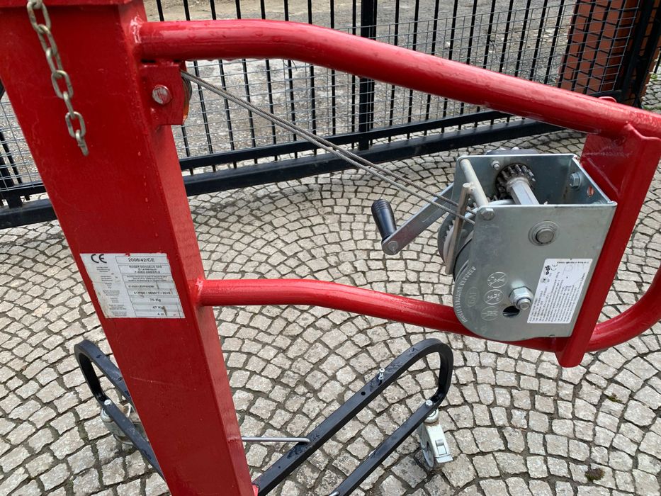 Podnośnik płyt GK gipsowych kartonowych Składany Levpano Płyty Winda