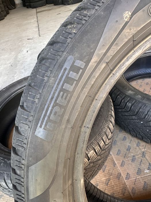 Резина зимная.     Pirelli.    215.55.17.   Romania