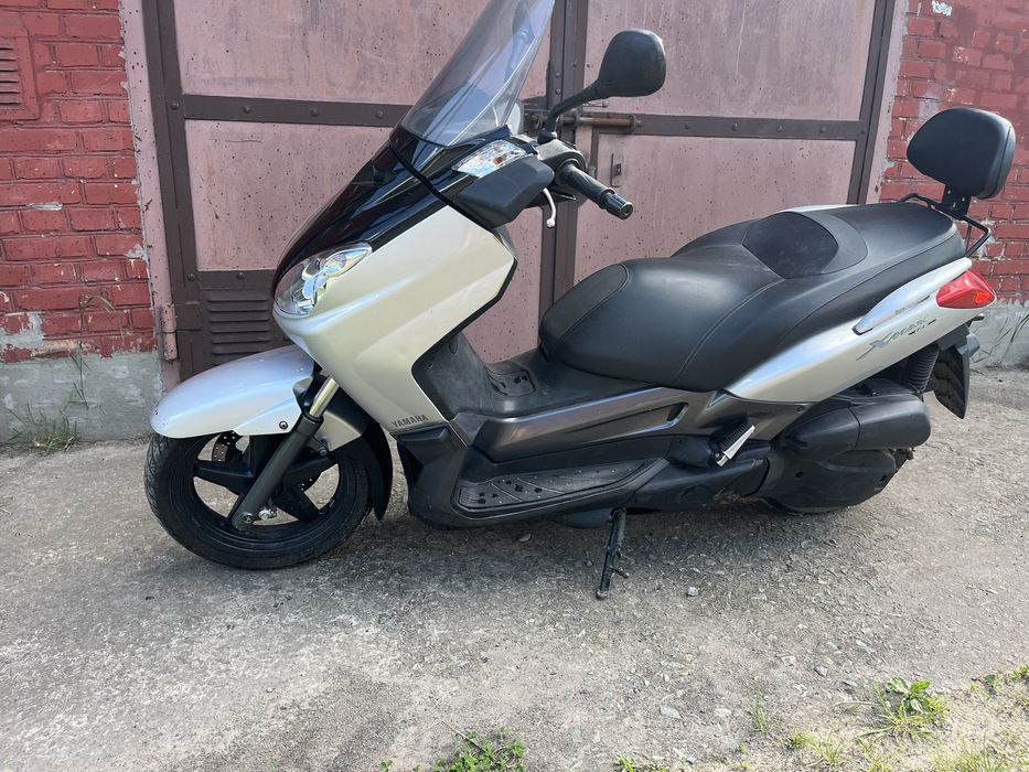Yamaha X-max 125