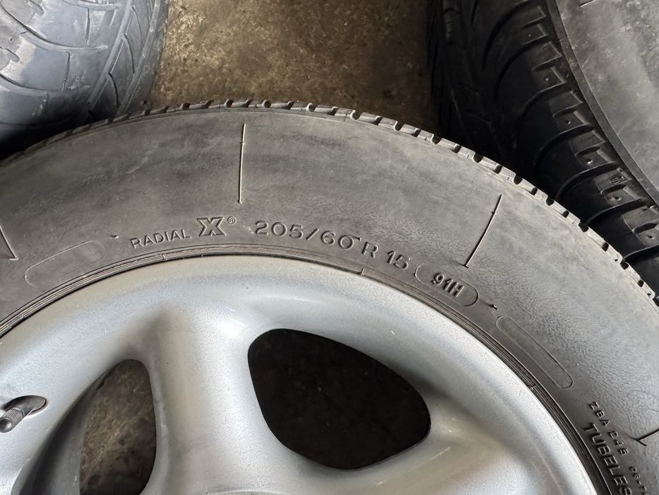 Диски шини 5/112R15 ЕТ38 7J ЦО57.1 205/60R15 два 4.7мм два 4.2мм Skoda wv Audi Seat Passat T4 Mercedes