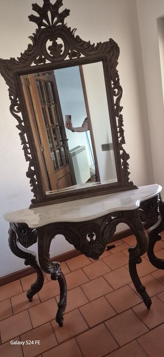Mesa ,hol de entrada