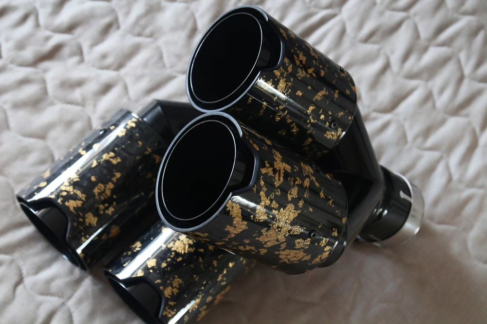 Насадки на глушитель из кованого цветного карбона ( Akrapovic HKS BMW)