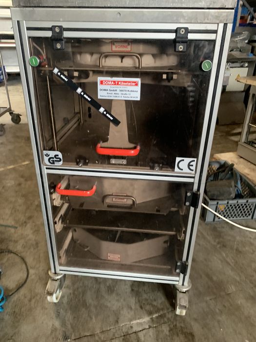 машина для розрізання твердого сиру.