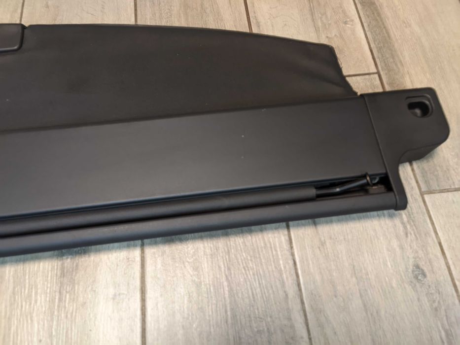 Шторка багажника Toyota Avensis Т250 универсал