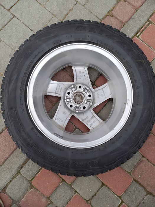 Шини зимові 215 65 16