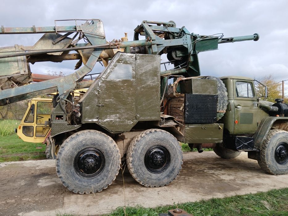 Бурова установка КШК-40 для буріння криниць.