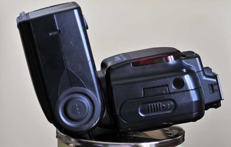 Vendo Nikon SB 900 usado.