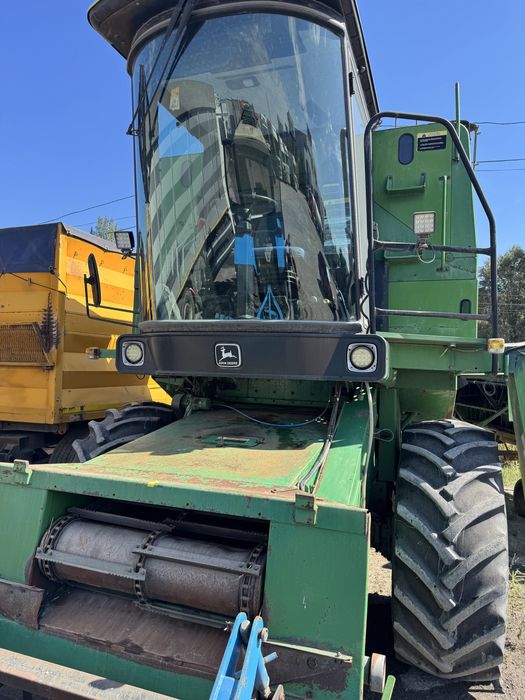 Комбайн зерноуборочный John Deere 1065