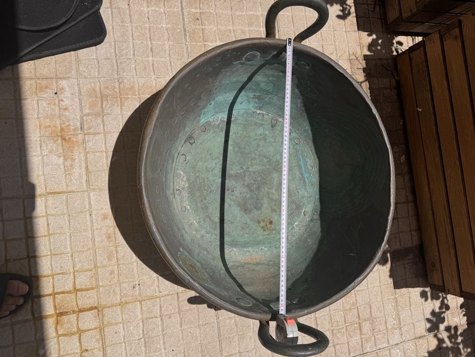 Alguidar em Cobre Trabalhado – Peça Antiga de Grande Dimensão