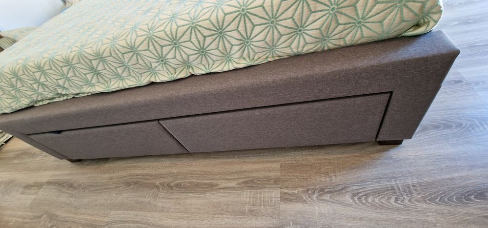 Vendo Cama 160 X 200 com colchão