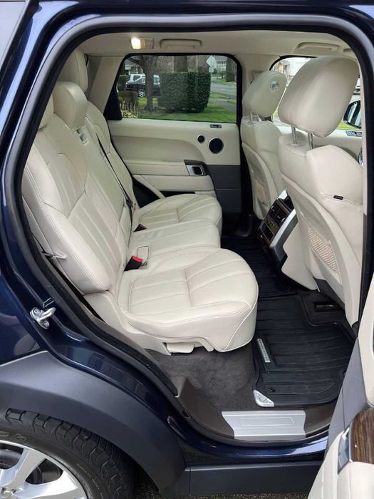 Land Rover Range Rover Sport HSE      2016