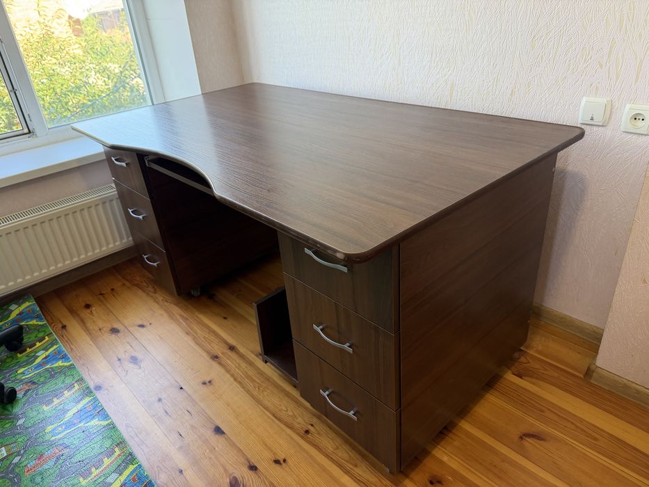 Письмовий (комп’ютерний) стіл 160×90 см