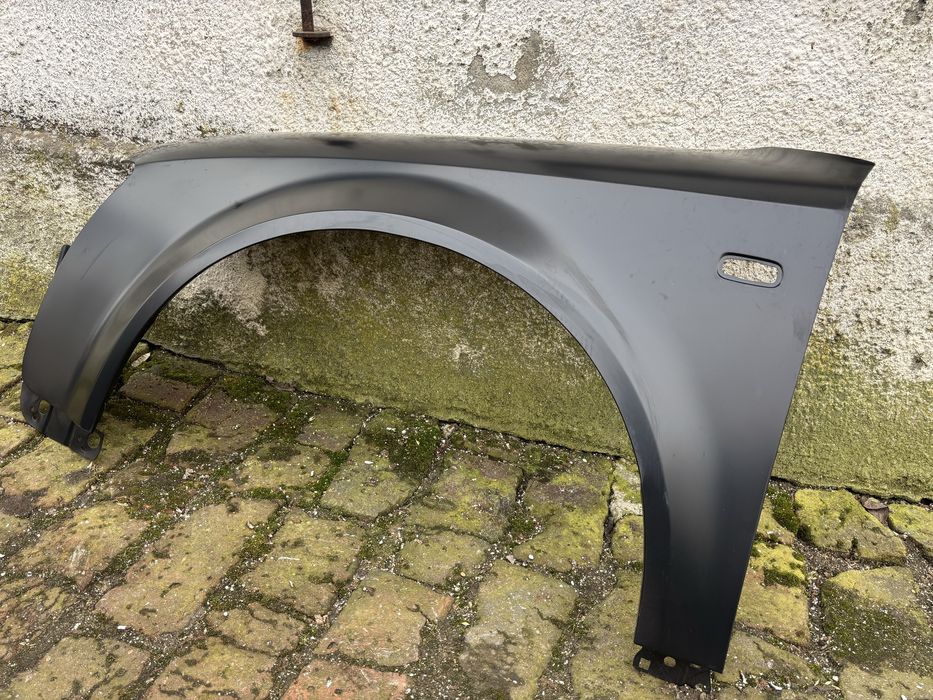 Błotnik Audi a4 b6 lewy przód