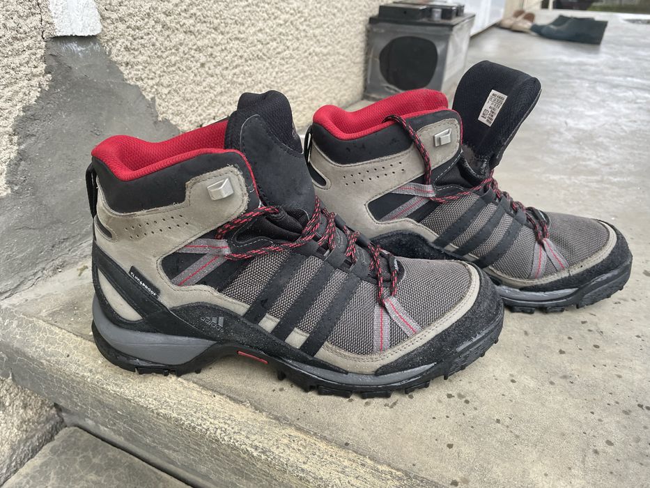 Продам чоловічі ботінки Адідас на осінь та євро зиму.