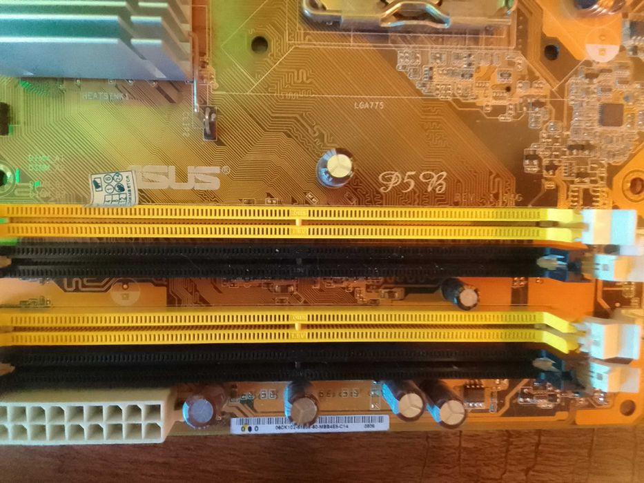 Материнська плата Asus P5B плюс процессор Intel Core 2 Duo E6420