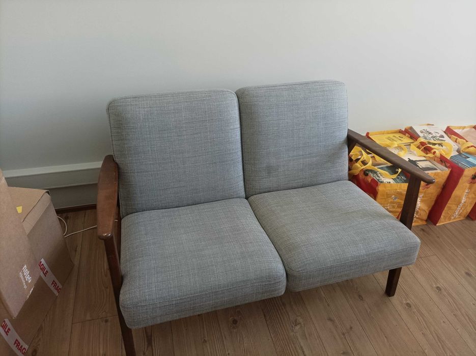 Sofá de 2 lugares cinzento IKEA