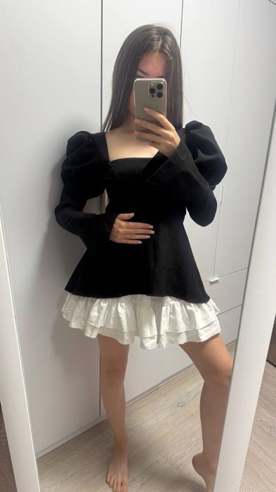 Сукня чорна класична