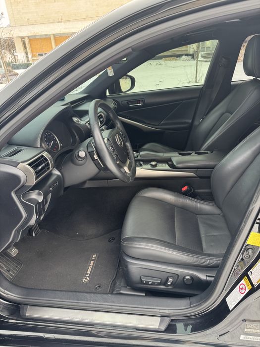 Продам стильний Lexus IS 2014