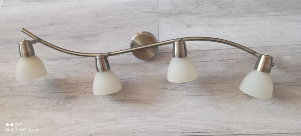 Lampa sufitowa cztero lampowa kierowana