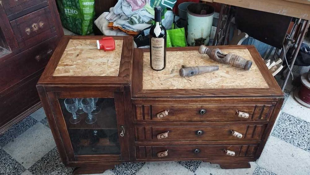 toucador antigo reciclado em móvel garrafeira/TV