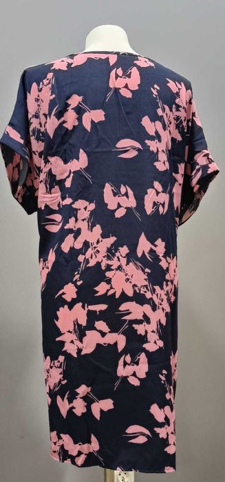 Elegancka sukienka z krótkim rękawem