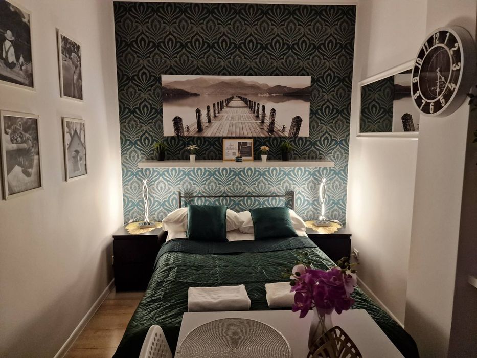 Wynajmę małe studio na dobe, dwie lub dłużej, blisko stadion narodowy