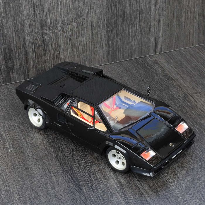 Lamborghini Countach 1/18 Bburago