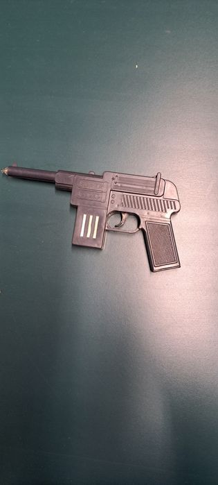 Pamiątka PRL- pistolet zabawka
