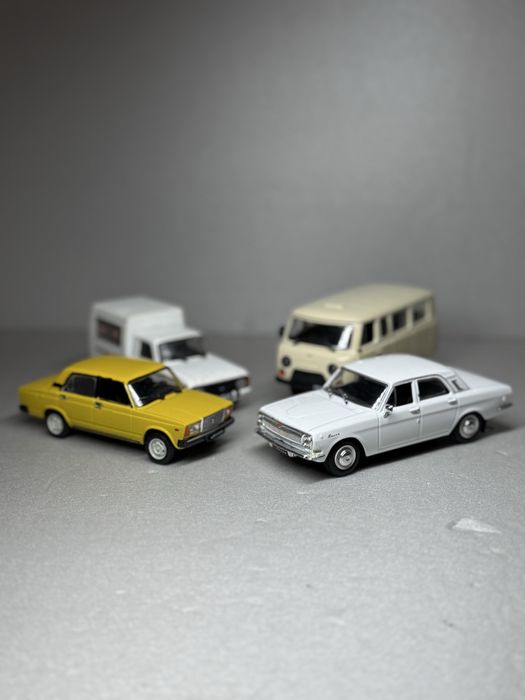 Колекційні журнальні моделі автомобілів 1:43 радянські машини жигулі деагостіні ваз-2107 волга Газ 24  уаз буханка 452в москвич пиріжок  іж 27156
