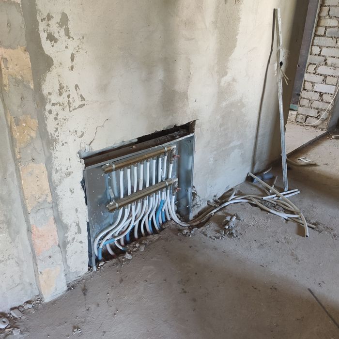 Продається 4-х кімнатна квартира 120м2, центр міста, 3 поверх, середин