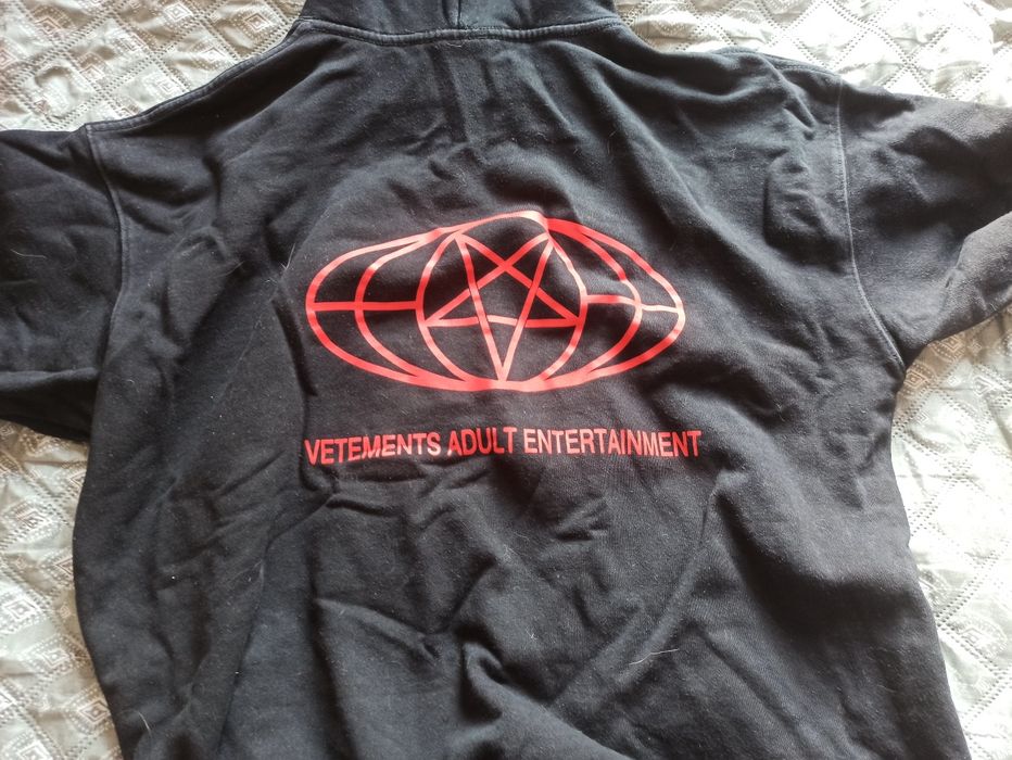 Vetements Restricted