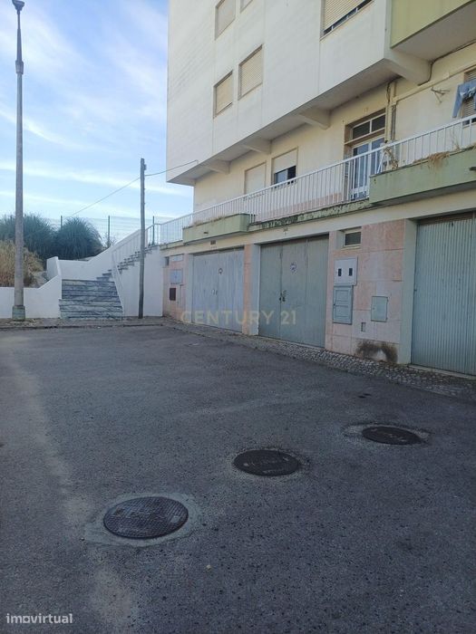 Garagem em Amora, Seixal - Oportunidade Única!