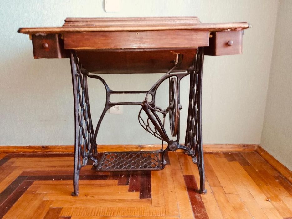 Продаю швейную машину