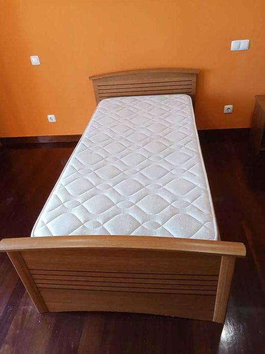 Mobília Quarto Completo (cama dupla, mesa cab., estante e secretária)